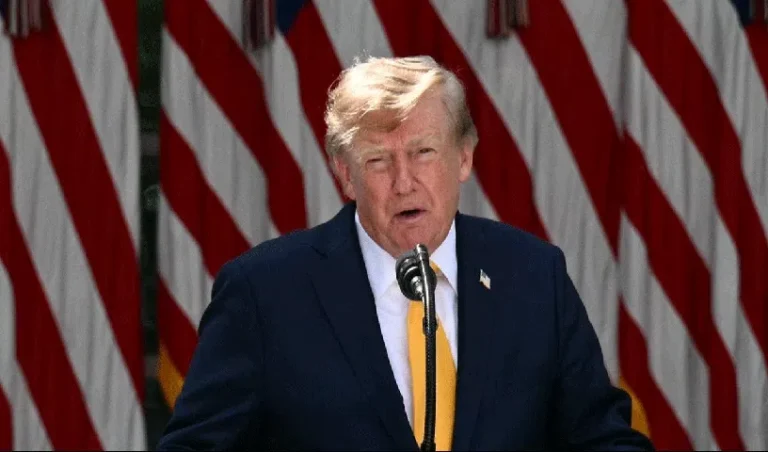 Donald-Trump-5_V_gif--816x480-4g