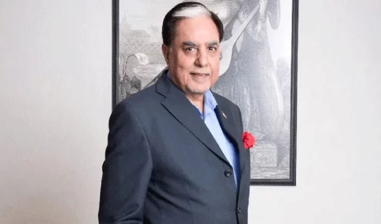 Essel-group-Chairman_V_gif--816x480-4g