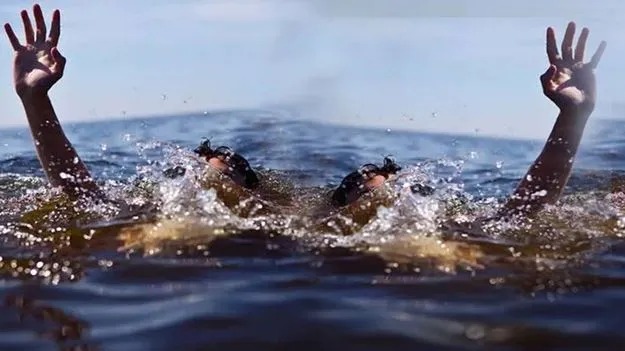 Men_Drown_in_Pond_aa128ebc30_V_jpg--625x351-4g