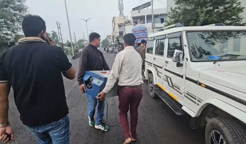 Money-in-Auto-driver-house_V_gif--816x480-4g