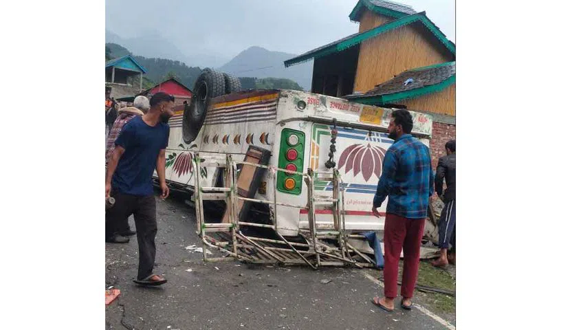 busaccident_V_jpg--816x480-4g