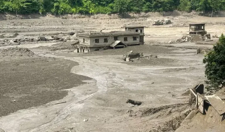 nepalflood_V_jpg--816x480-4g