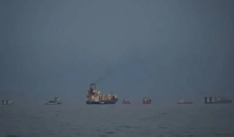 Iranian-ship_V_jpg--816x480-4g