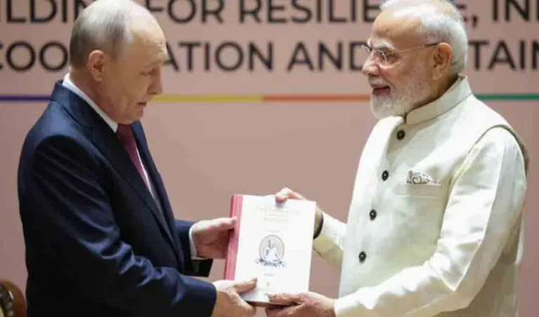 PM-Modi-gifts-Thirukkural-t_V_jpg--816x480-3g