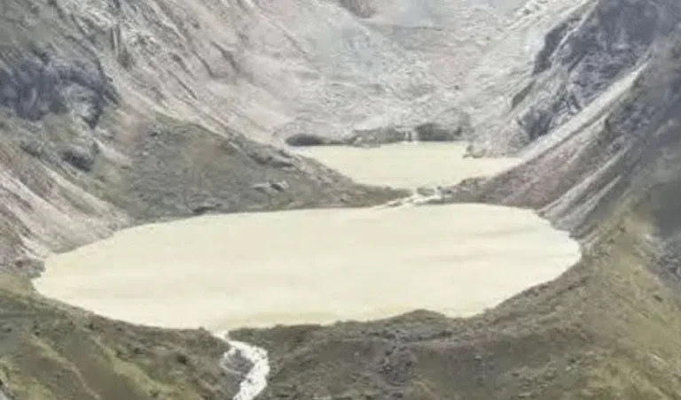 Glacial-lake-outburst_V_gif--816x480-4g