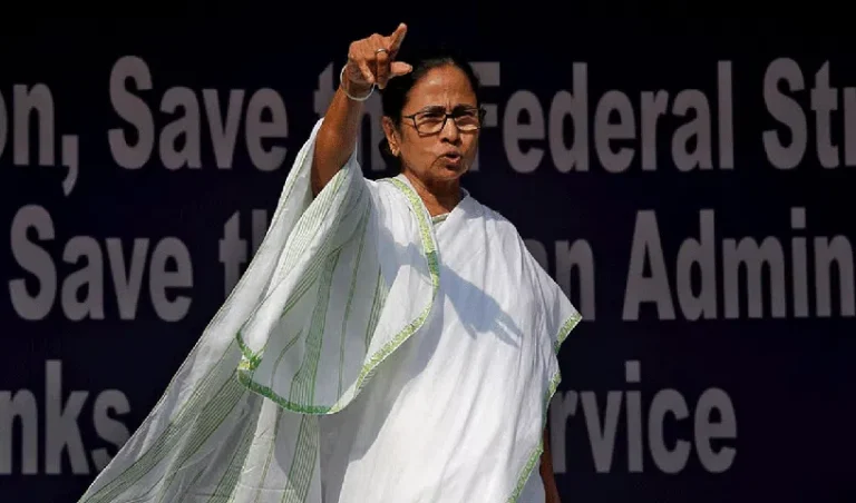 Mamata-Banerjee_V_gif--816x480-4g